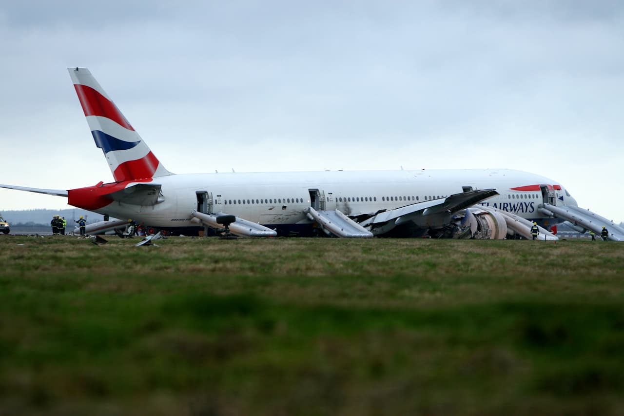 British Airways - Boeing 777-200ER - G-YMMM - London Heathrow crash of flight BAW038