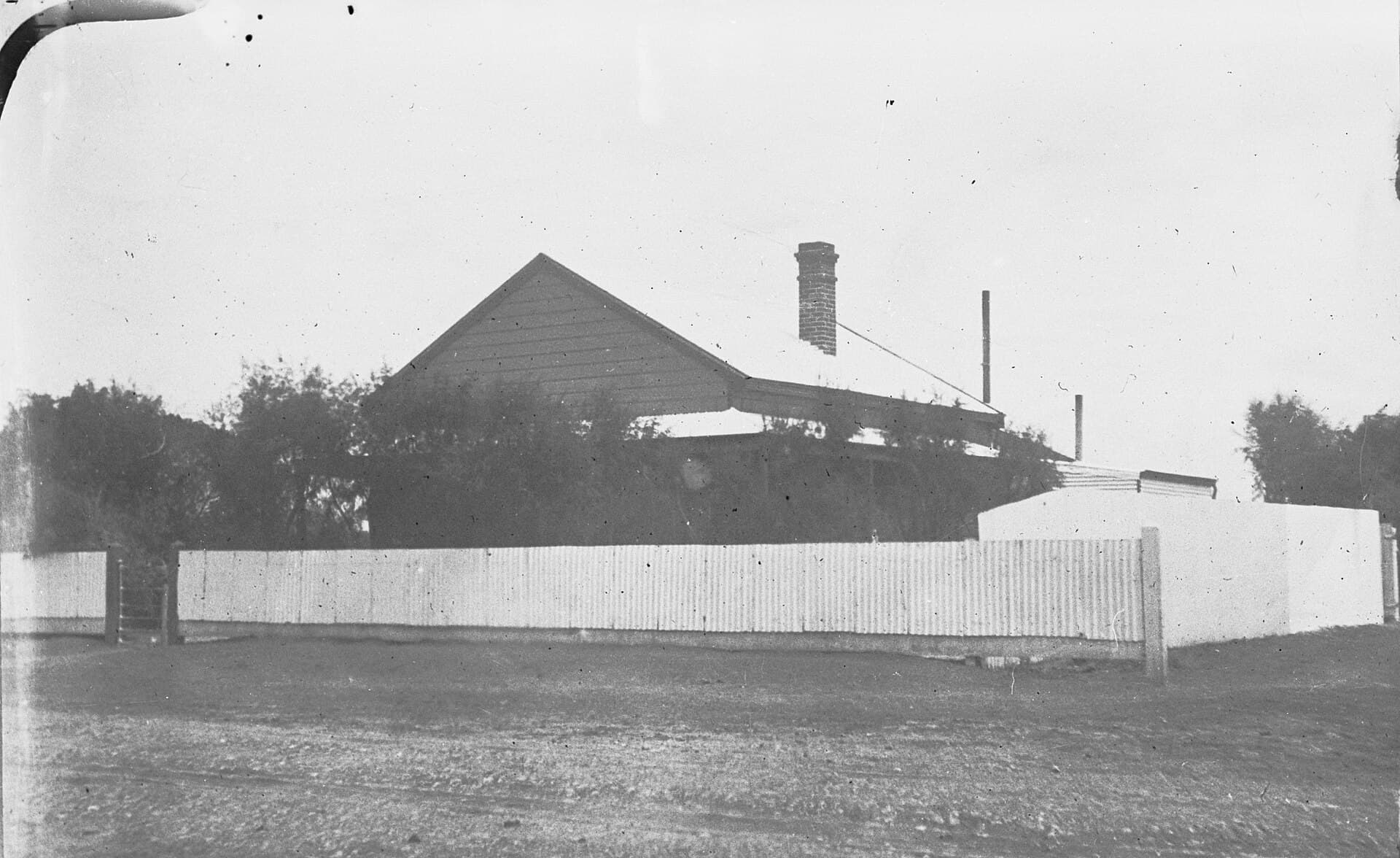 Contextual image of A cottage house at Port Adelaide, South Australia(GN01484A)