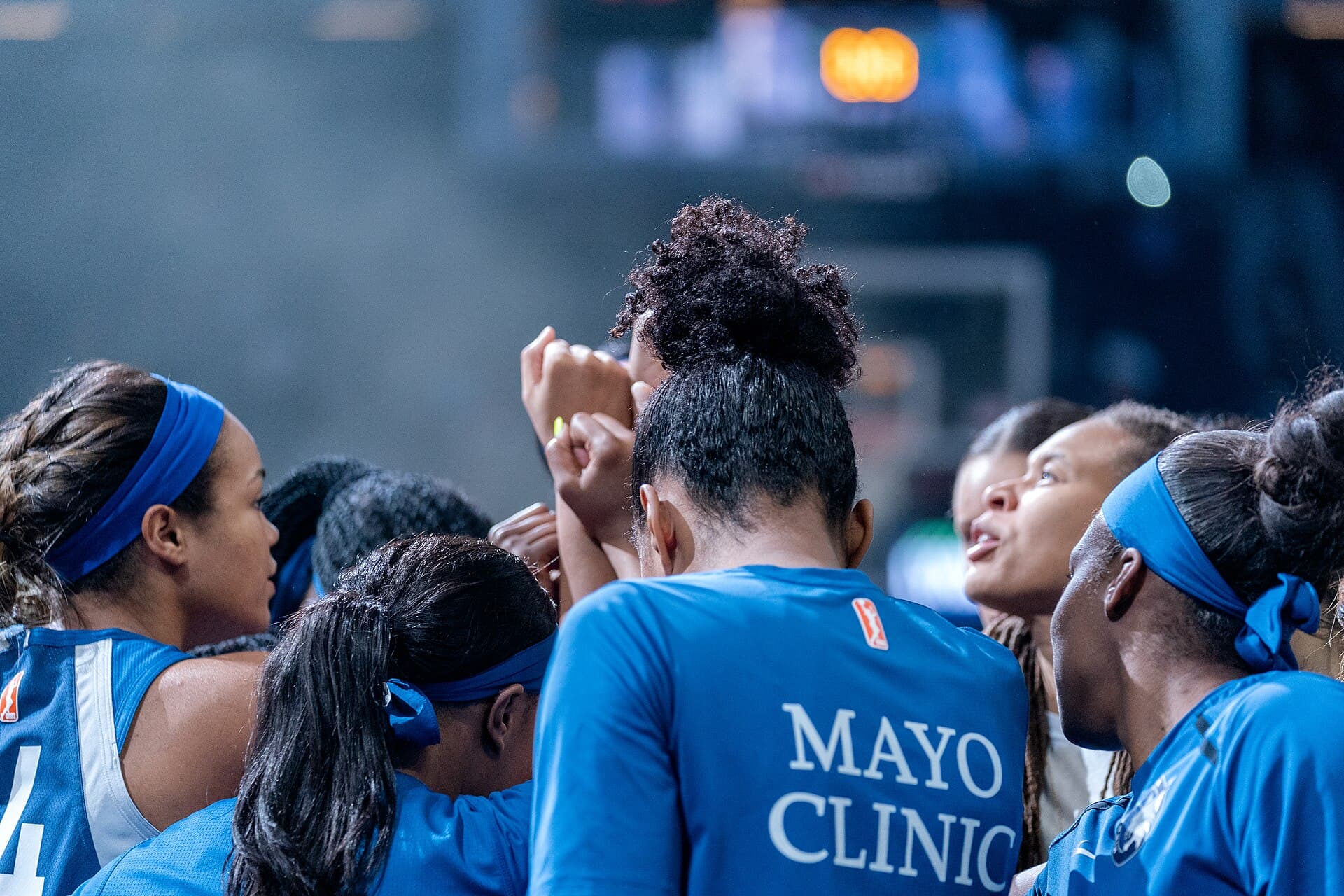 Contextual image of Minnesota Lynx players at the start of a game against the Las Vegas Aces (48092674076)